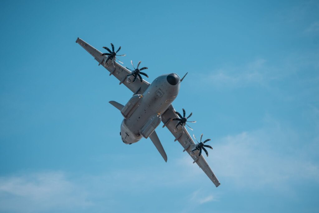 Image par défaut illustrant le propos de l'article La Patrouille de France et l’A400M Tactical Display de Coeur de Nacre